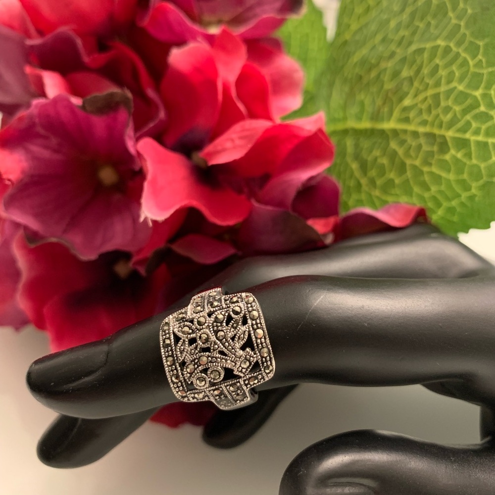 Vintage Art Deco Sterling Silver Marcasite ring